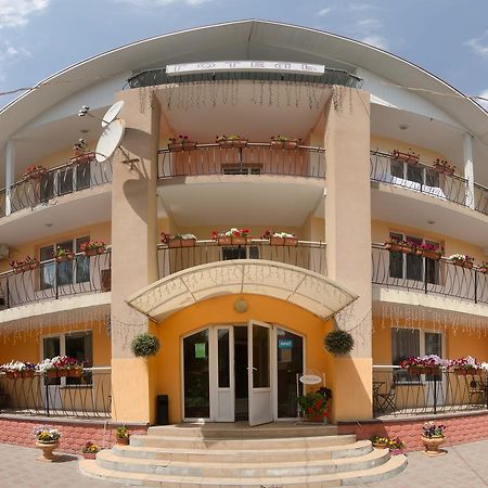 Galant Hotel Boryspil Eksteriør bilde