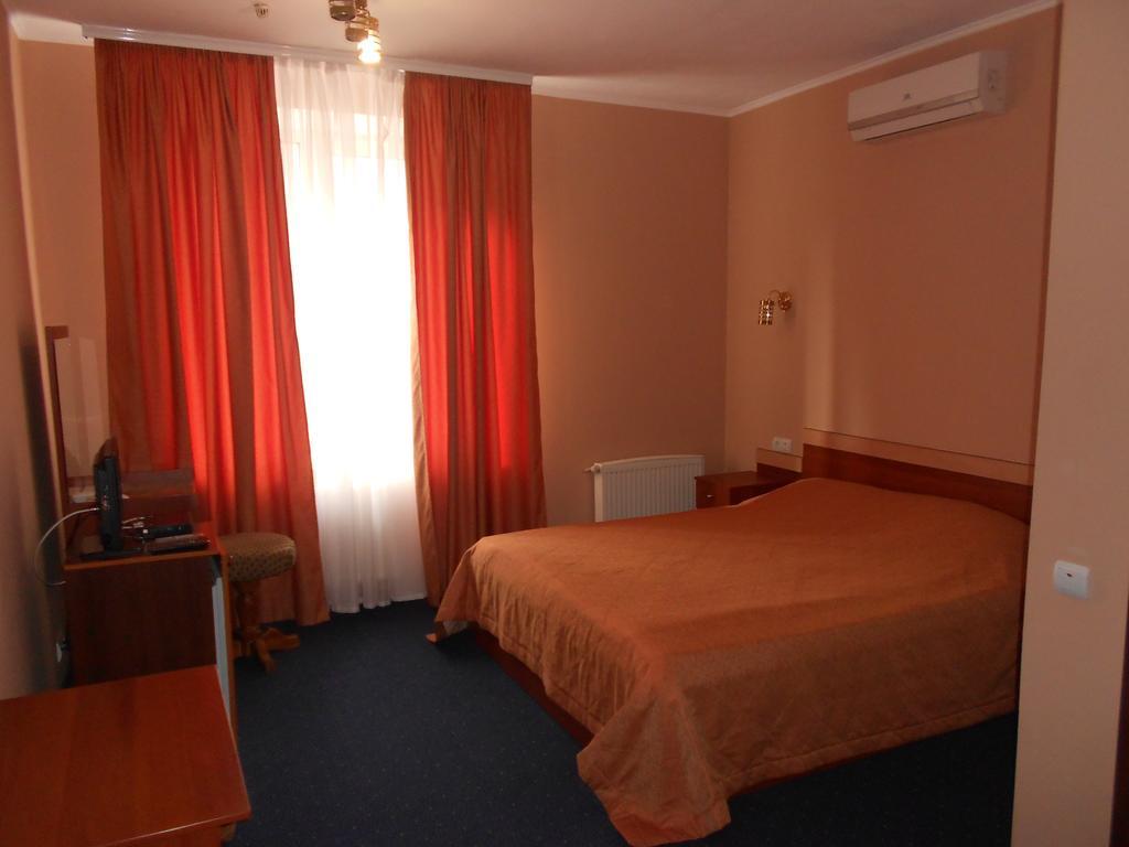 Galant Hotel Boryspil Eksteriør bilde
