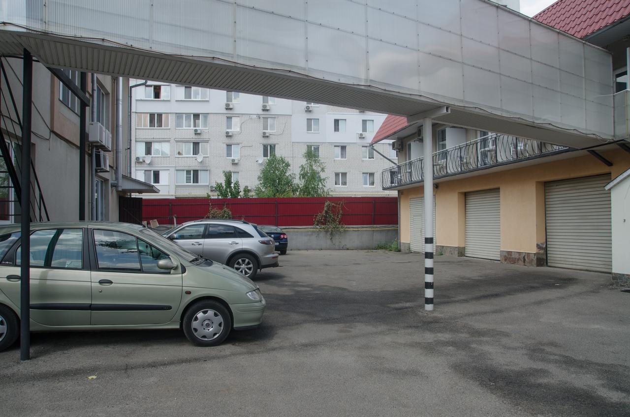 Galant Hotel Boryspil Eksteriør bilde